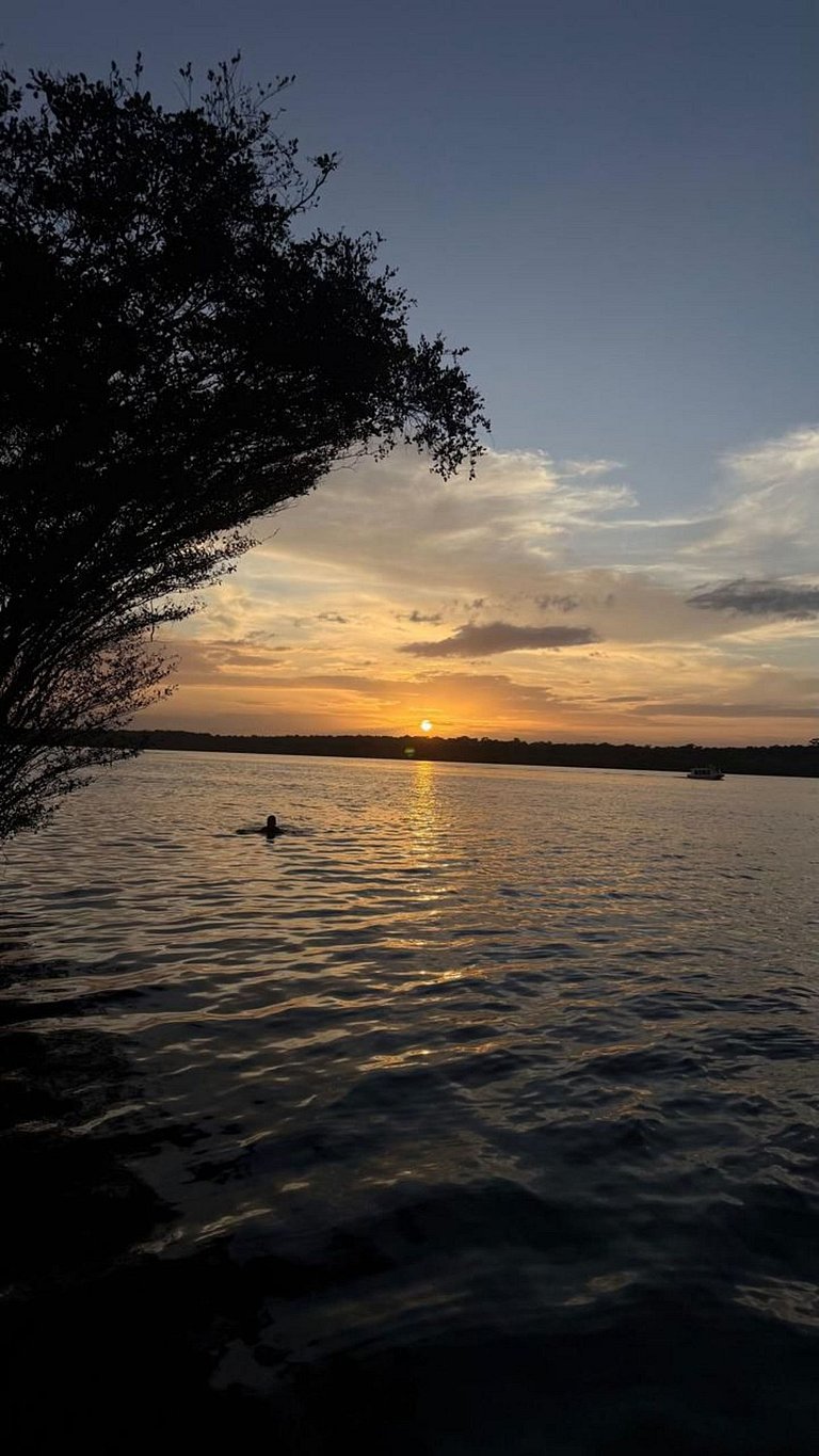Casa ampla com jardim e 3 suítes em Novo Airão