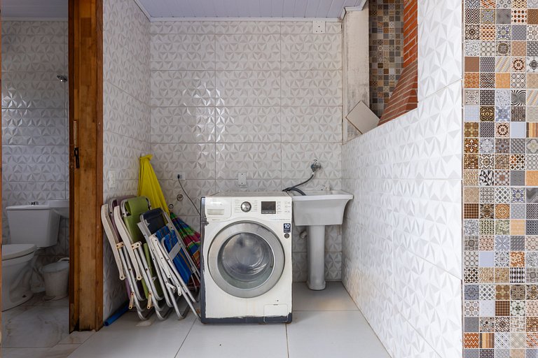 Casa com piscina a 180m da Praia de Boraceia