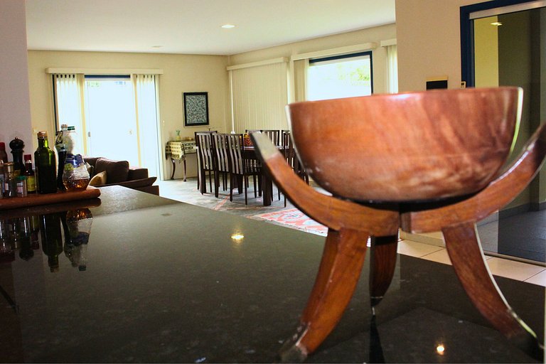 Casa ampla com jardim e 3 suítes em Novo Airão