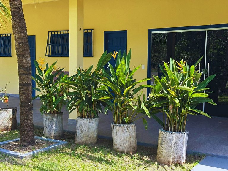 Casa ampla com jardim e 3 suítes em Novo Airão