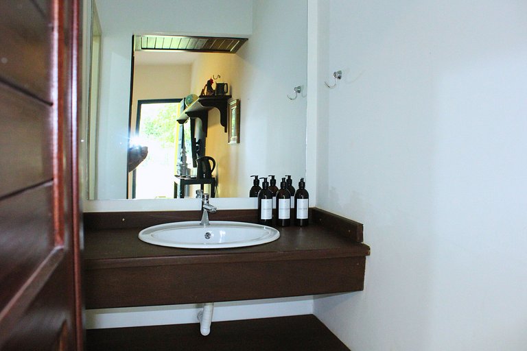 Casa ampla com jardim e 3 suítes em Novo Airão