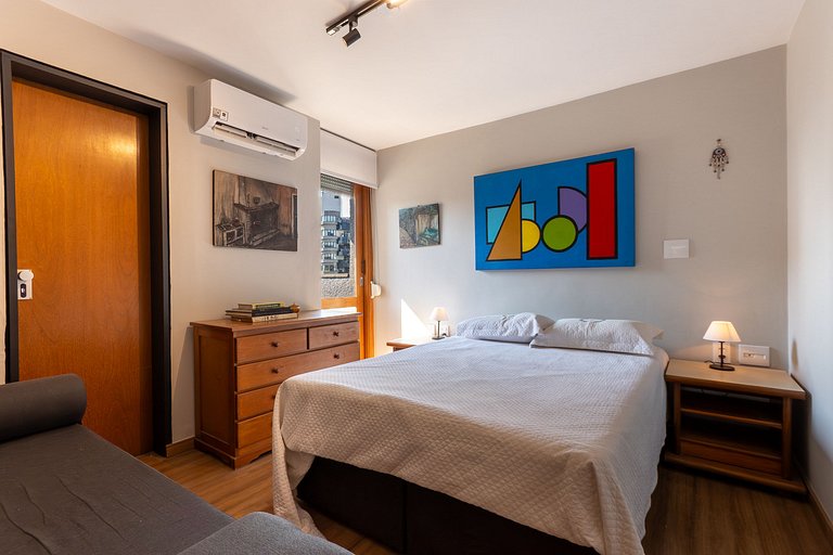 Apto no Campo Belo com A/C e vaga – 15min CGH