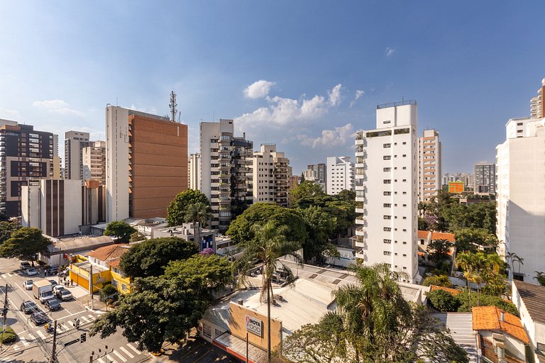 Apto no Campo Belo com A/C e vaga – 15min CGH