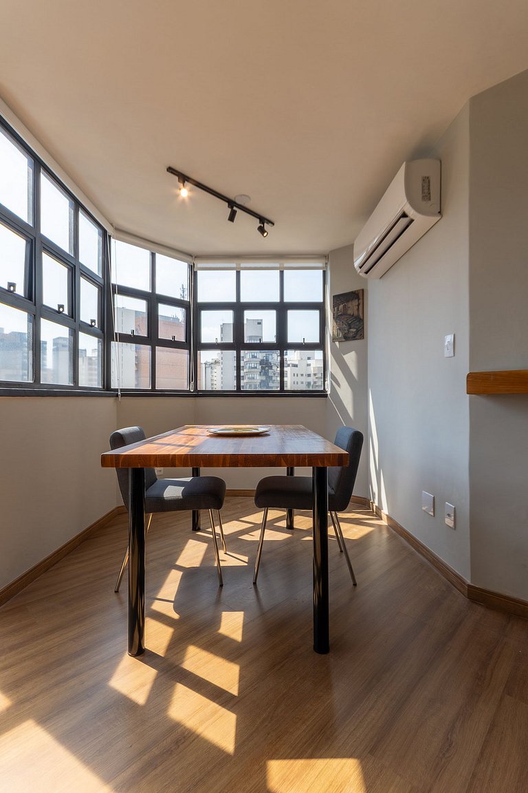 Apto no Campo Belo com A/C e vaga – 15min CGH