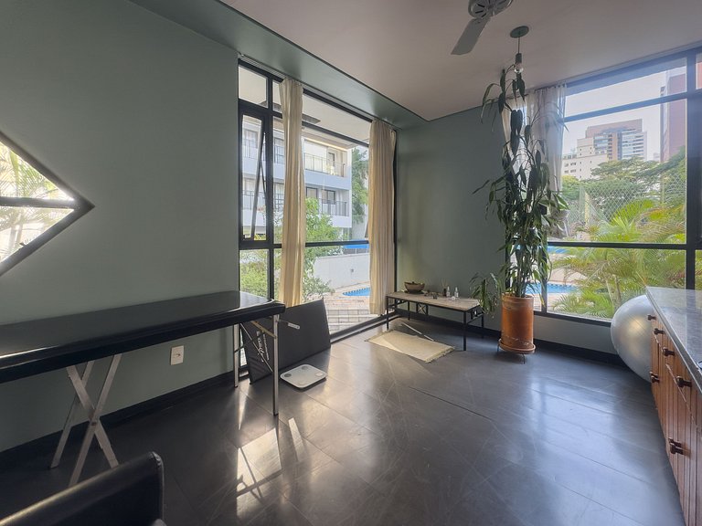 Apto no Campo Belo com A/C e vaga – 15min CGH