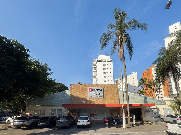 Apto no Campo Belo com A/C e vaga – 15min CGH