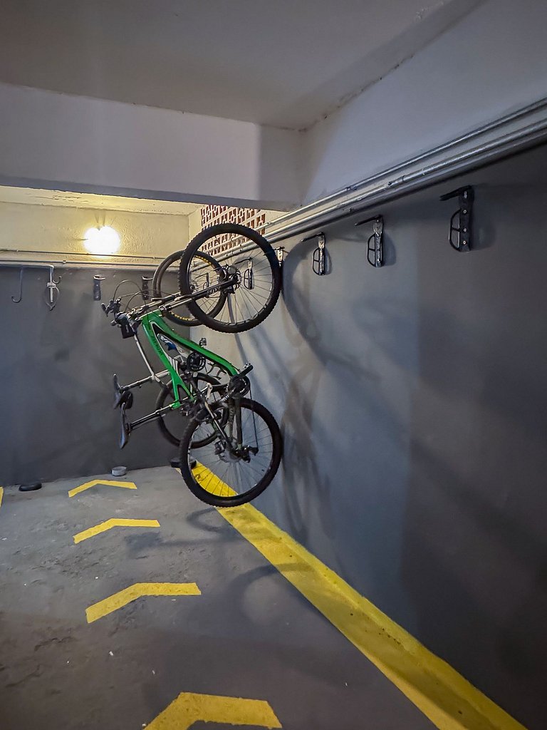 Apto no Campo Belo com A/C e vaga – 15min CGH