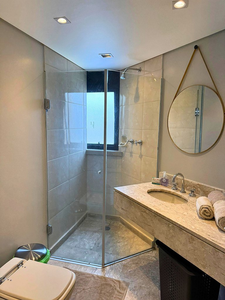 Apto no Campo Belo com A/C e vaga – 15min CGH