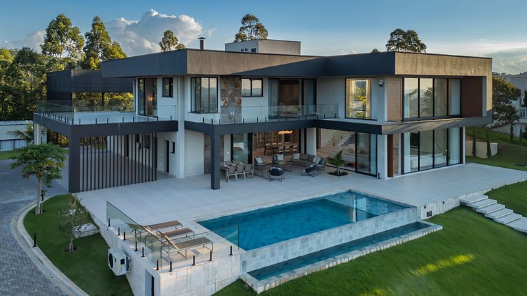 Mansão de Luxo a 35 minutos de SP