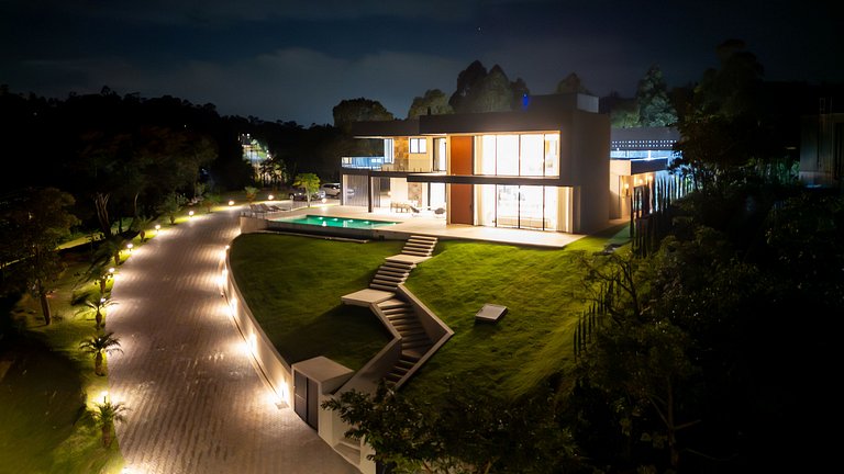 Mansão de Luxo a 35 minutos de SP