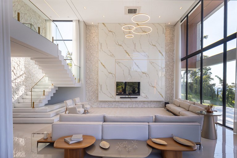 Mansão de Luxo a 35 minutos de SP