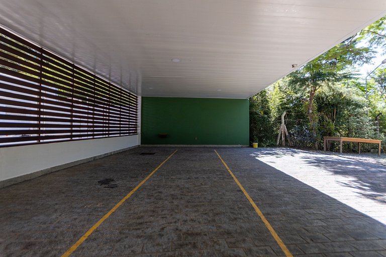 Casa Flamboyant | 3 Suítes c/ Piscina e Jardim