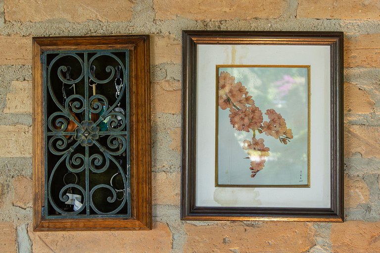 Casa Flamboyant 3 Suítes c/ Piscina e Jardim Amplo