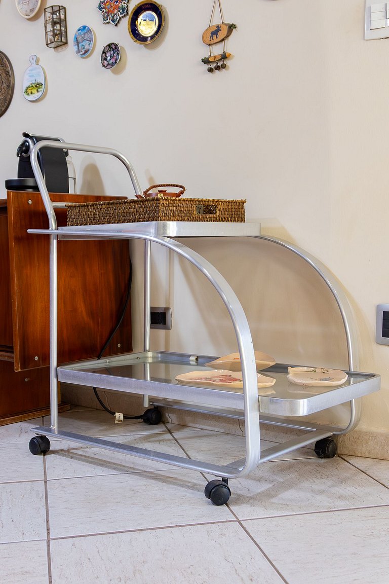 Casa Flamboyant 3 Suítes c/ Piscina e Jardim Amplo