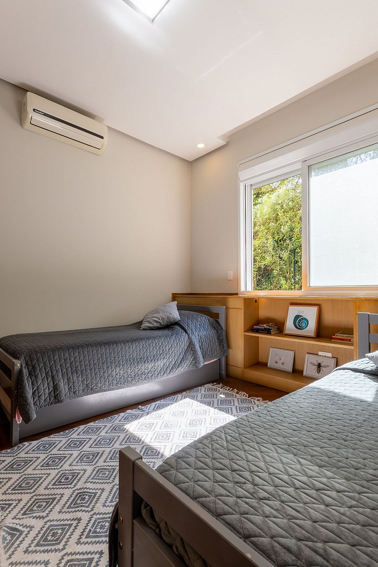 Casa Térrea Alto Padrão | 4 Quartos