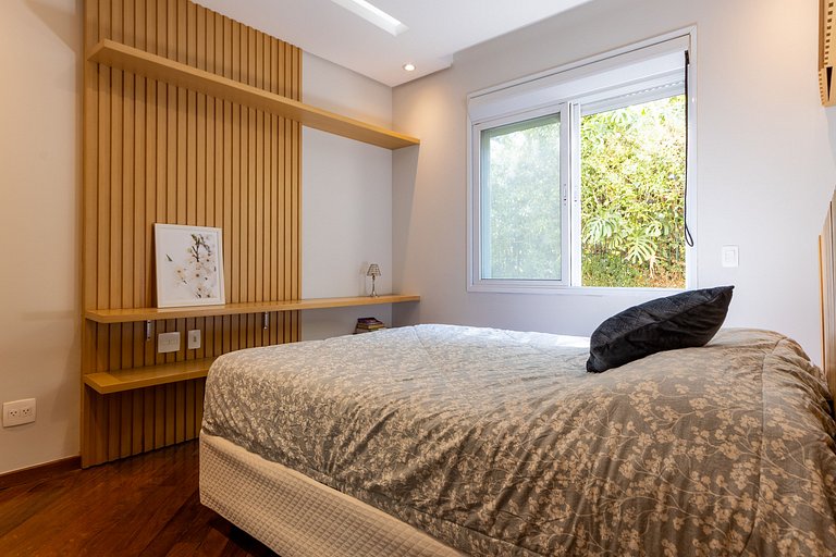 Casa Térrea Alto Padrão | 4 Quartos