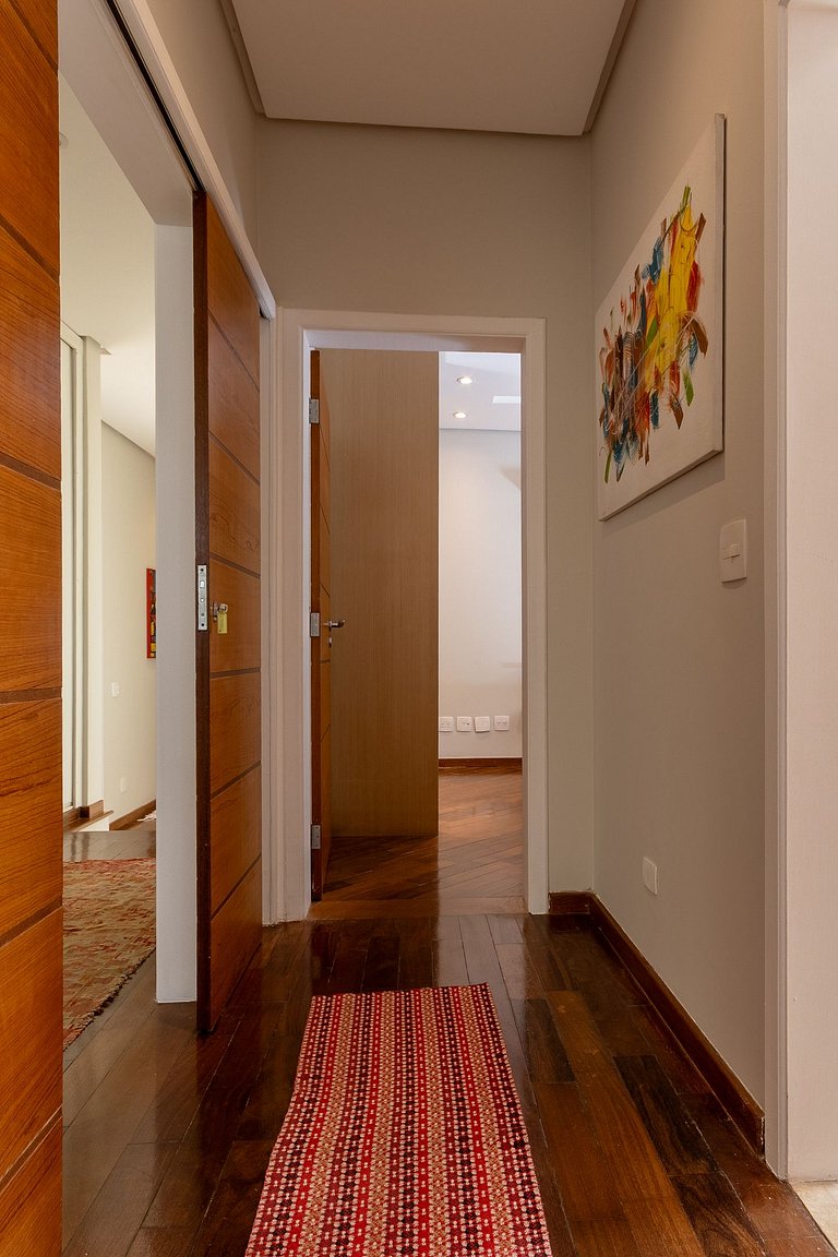 Casa Térrea Alto Padrão | 4 Quartos