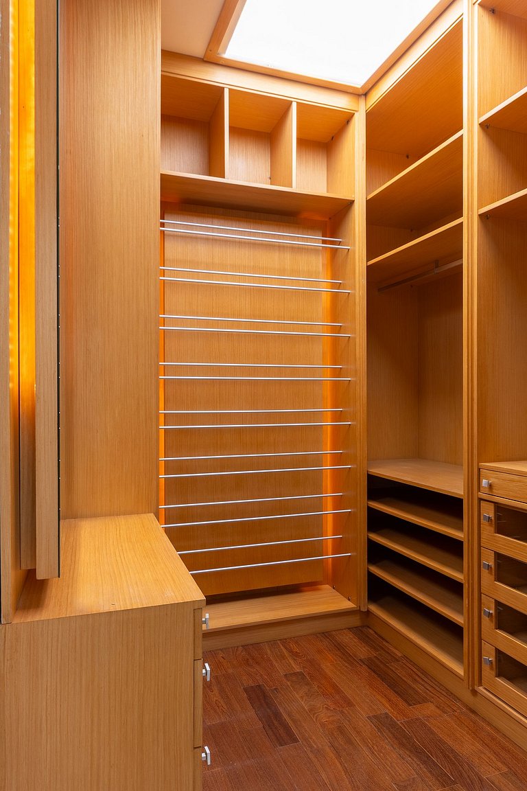 Casa Térrea Alto Padrão | 4 Quartos