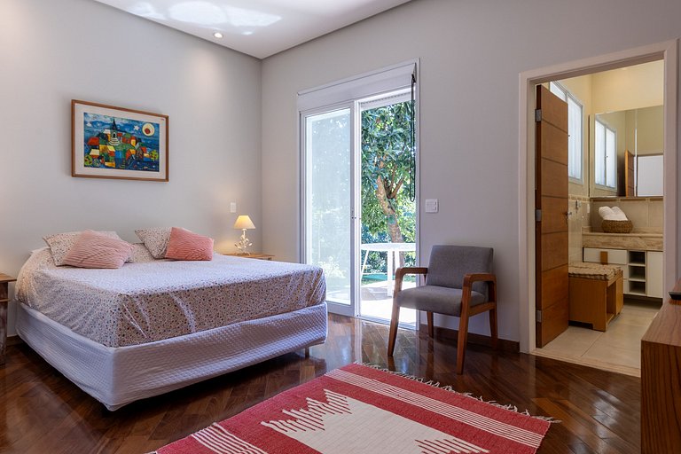 Casa Térrea Alto Padrão | 4 Quartos