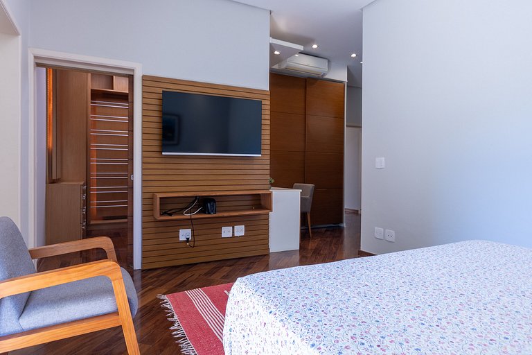 Casa Térrea Alto Padrão | 4 Quartos