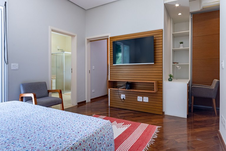 Casa Térrea Alto Padrão | 4 Quartos