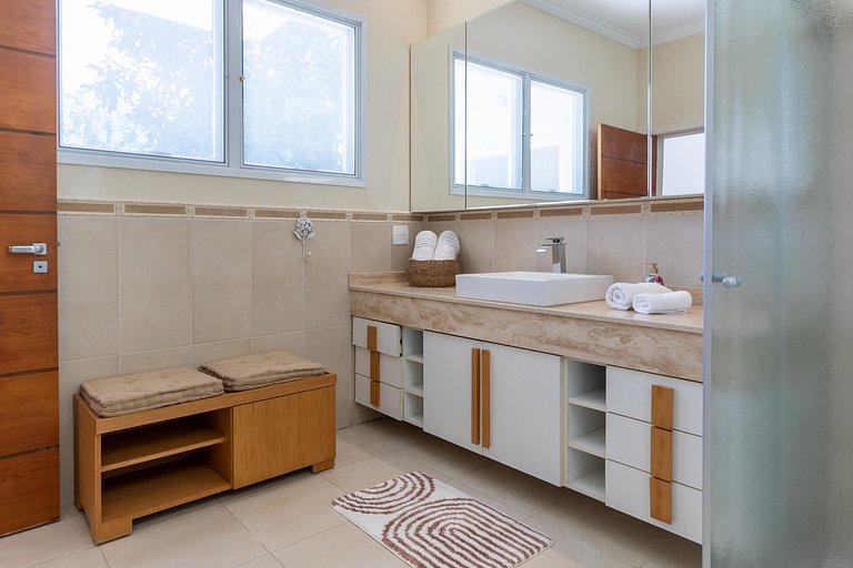 Casa Térrea Alto Padrão | 4 Quartos