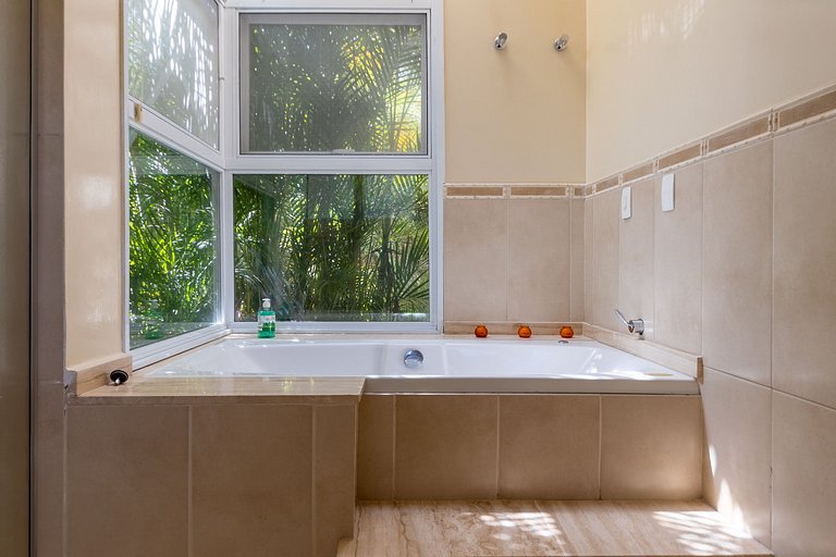 Casa Térrea Alto Padrão | 4 Quartos
