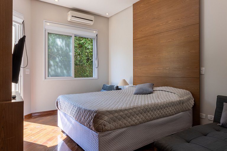 Casa Térrea Alto Padrão | 4 Quartos