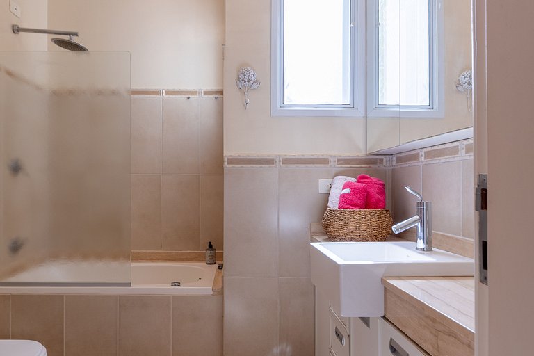 Casa Térrea Alto Padrão | 4 Quartos