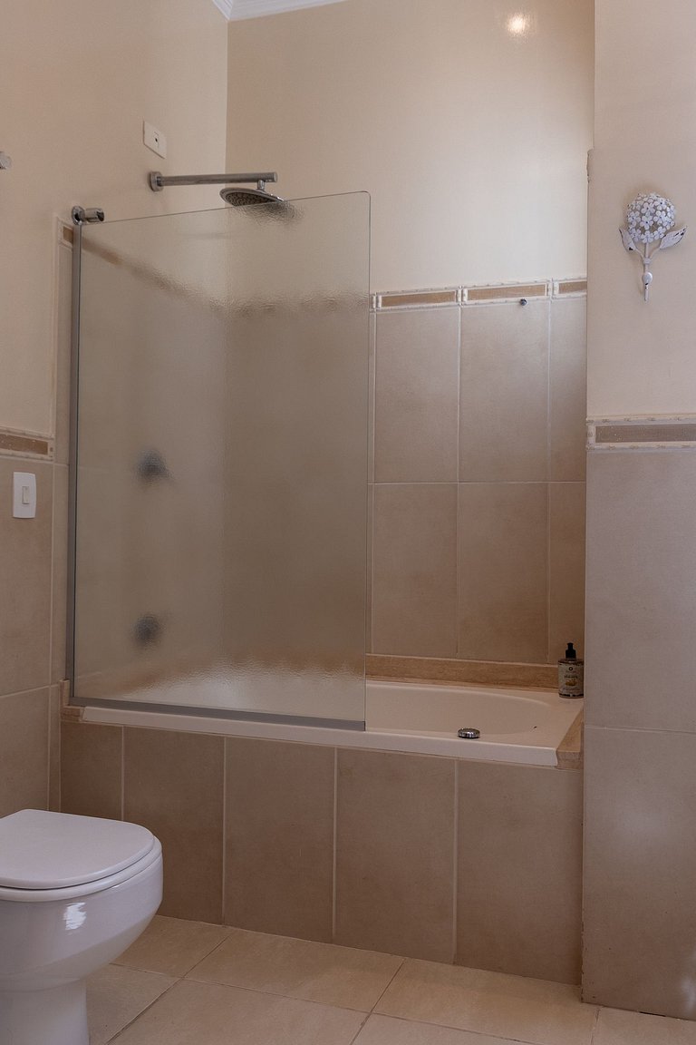 Casa Térrea Alto Padrão | 4 Quartos