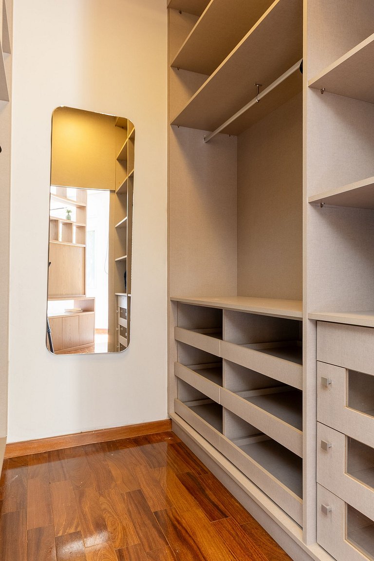 Casa Térrea Alto Padrão | 4 Quartos