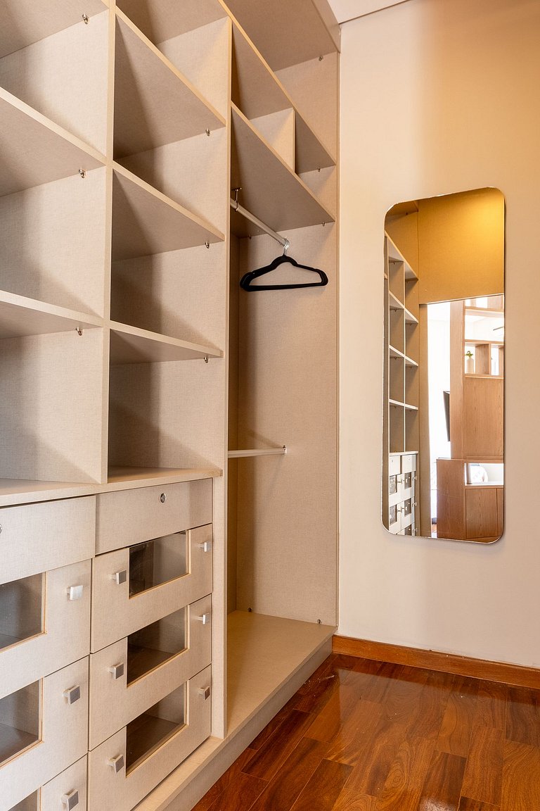Casa Térrea Alto Padrão | 4 Quartos