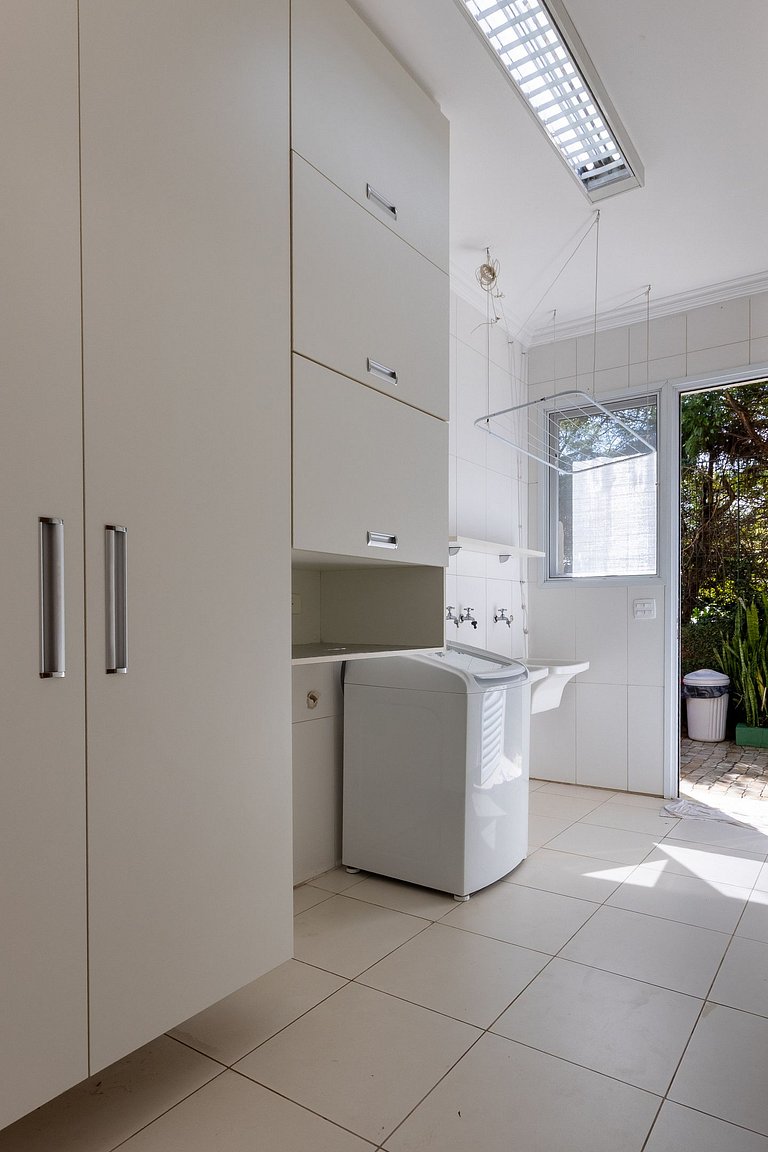 Casa Térrea Alto Padrão | 4 Quartos