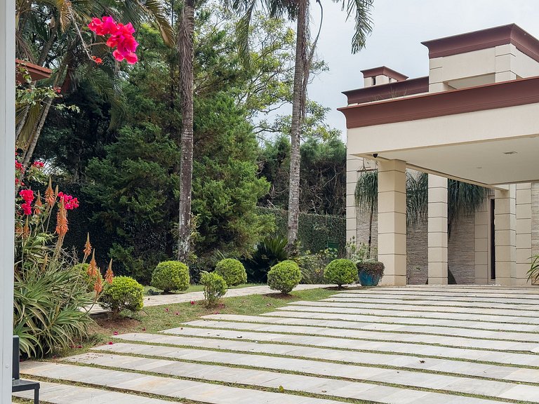 Casa Térrea Alto Padrão | 4 Quartos