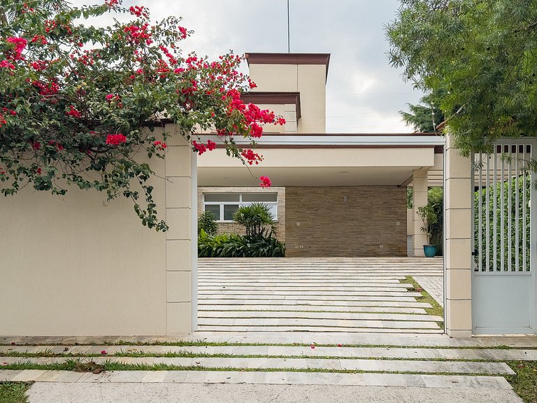 Casa Térrea Alto Padrão | 4 Quartos