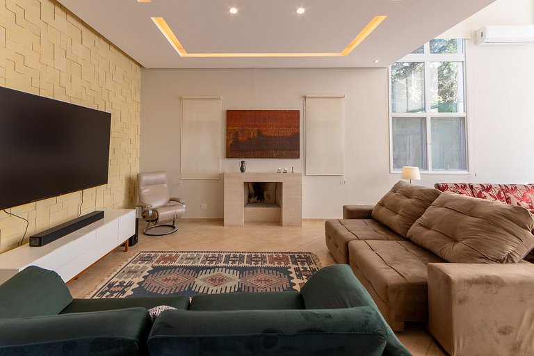 Casa Térrea Alto Padrão | 4 Quartos
