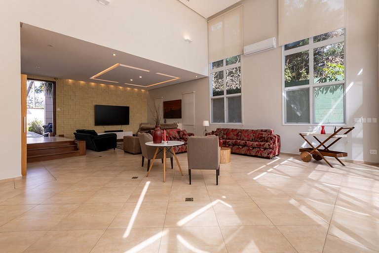 Casa Térrea Alto Padrão | 4 Quartos