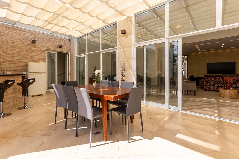 Casa Térrea Alto Padrão | 4 Quartos