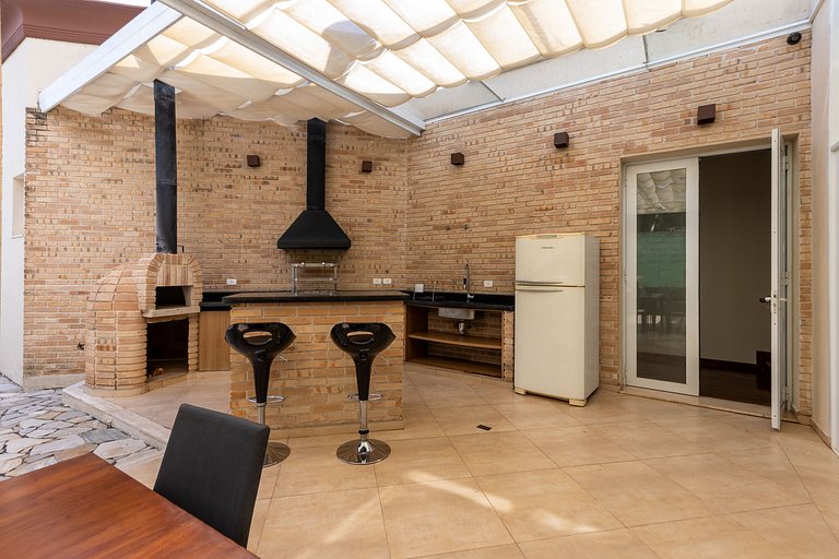 Casa Térrea Alto Padrão | 4 Quartos