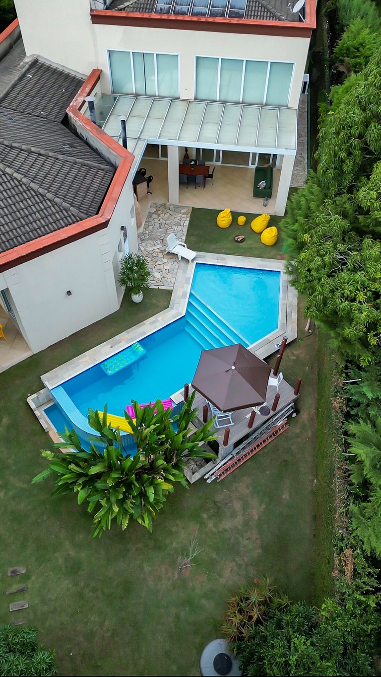 Casa Térrea Alto Padrão | 4 Quartos