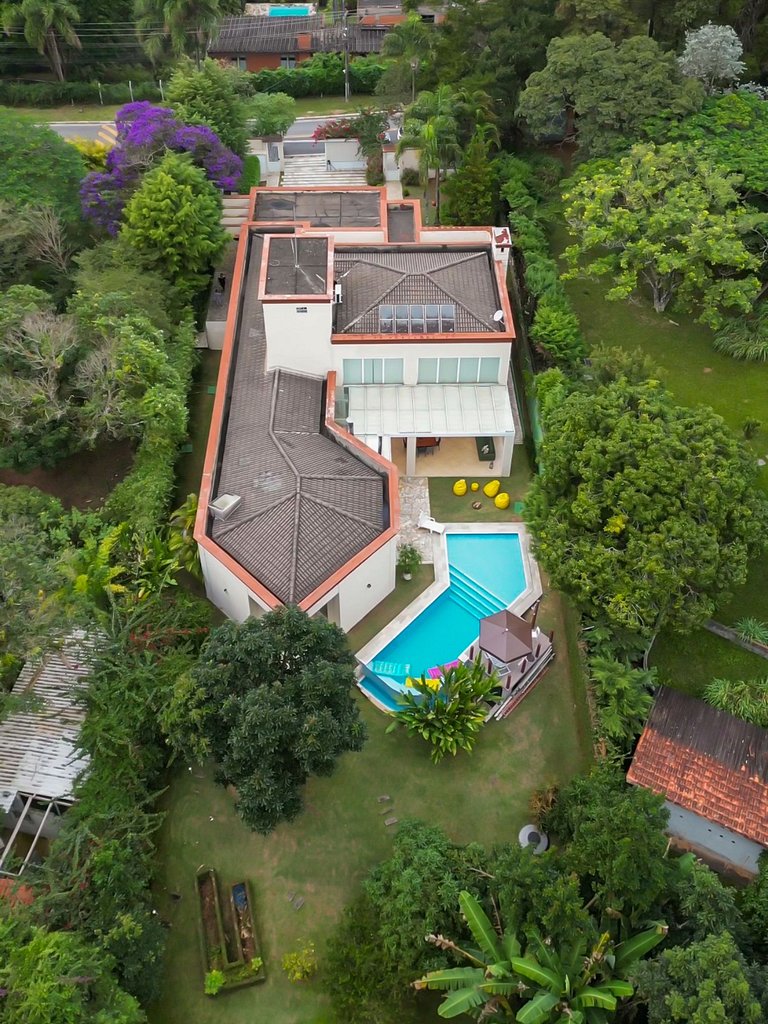 Casa Térrea Alto Padrão | 4 Quartos