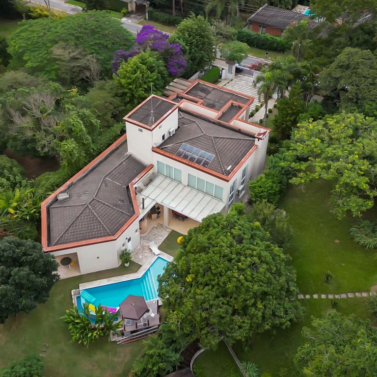 Casa Térrea Alto Padrão | 4 Quartos