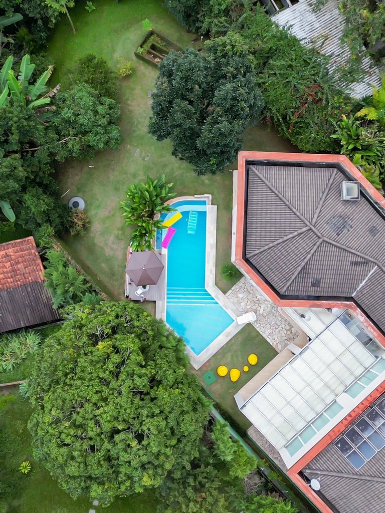 Casa Térrea Alto Padrão | 4 Quartos