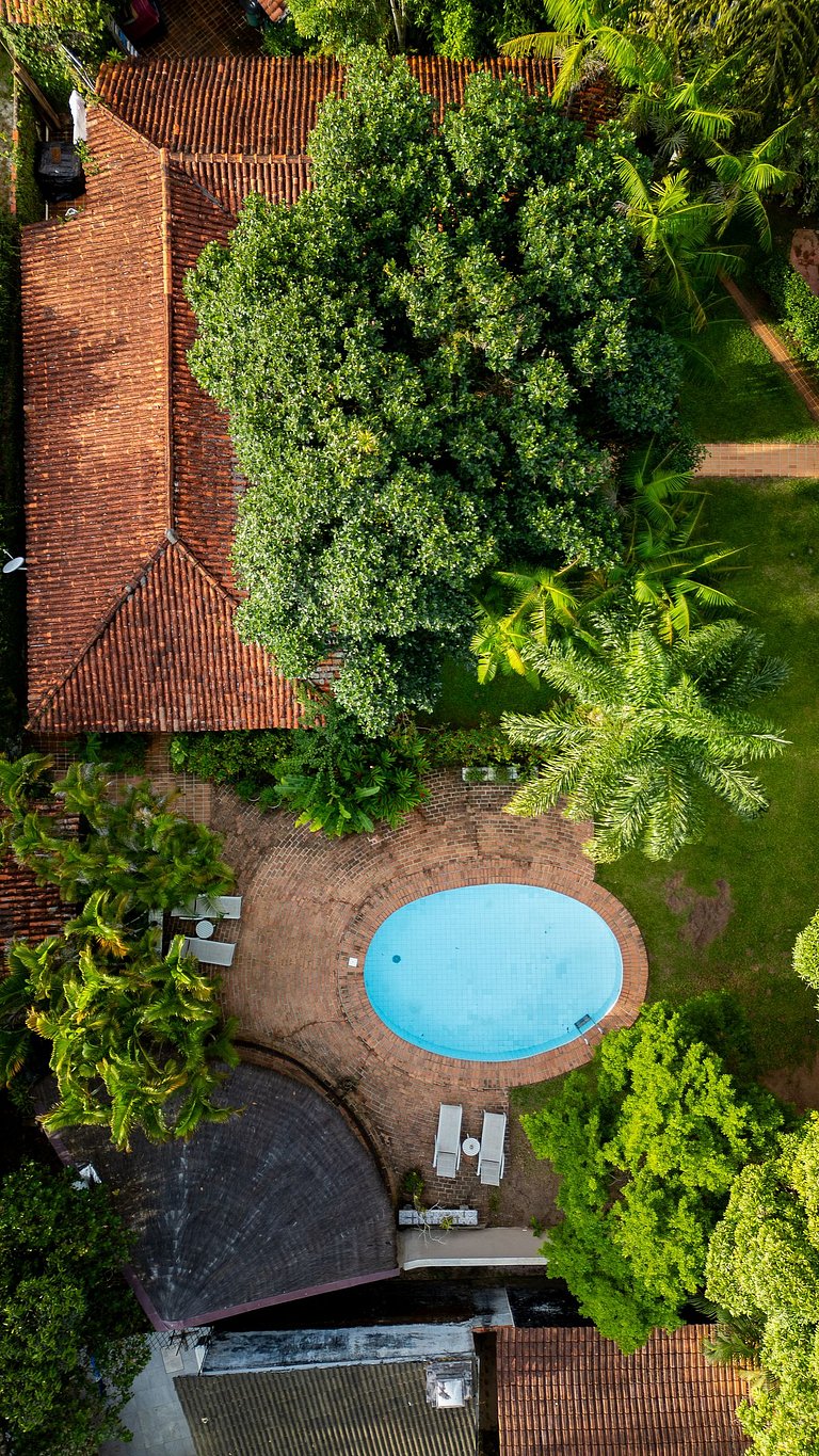 Casa de praia com 4 suítes a 150m do mar