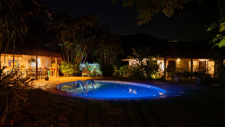 Casa de praia com 4 suítes a 150m do mar