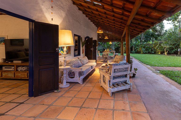 Casa de praia com 4 suítes a 150m do mar