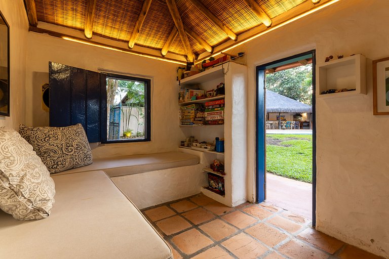 Casa de praia com 4 suítes a 150m do mar