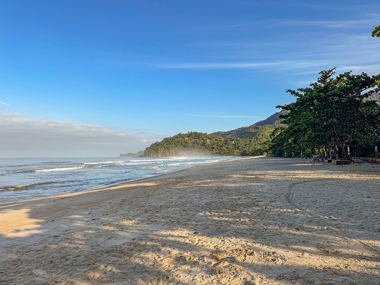 Casa de praia com 4 suítes a 150m do mar