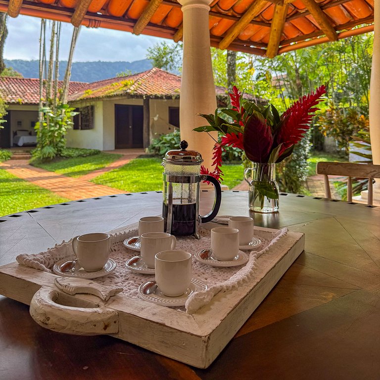 Casa de praia com 4 suítes a 150m do mar