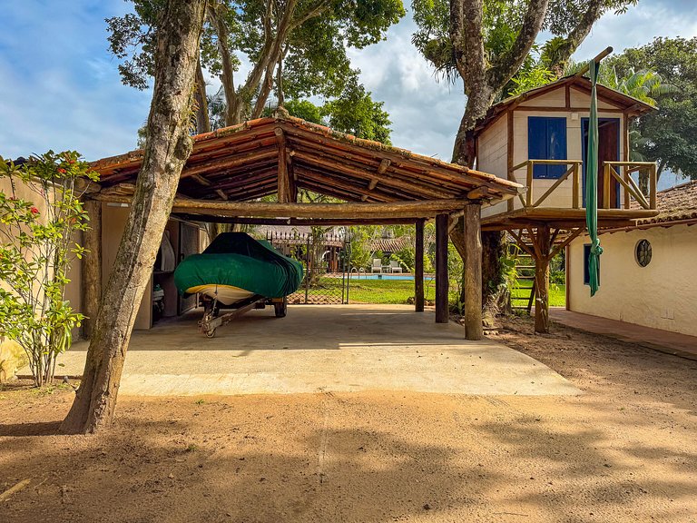 Casa de praia com 4 suítes a 150m do mar